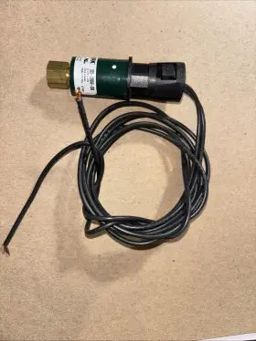 025-39956-000 YORK CONTROLS High Pressure Cutout Switch