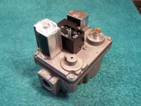 36E24 YORK LUXAIRE Gas Valve Rodgers