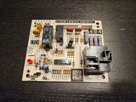 S1-031-03498-001 YORK Demand Defrost Control Board